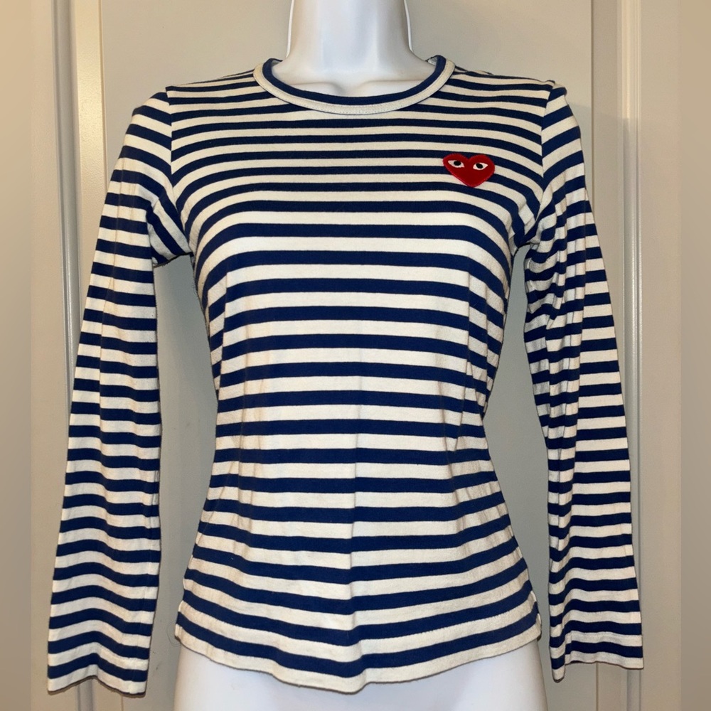 COMME DES GARÇONS PLAY , White & Blue Heart Patch Long Sleeve T-Shirt - Picture 2 of 5